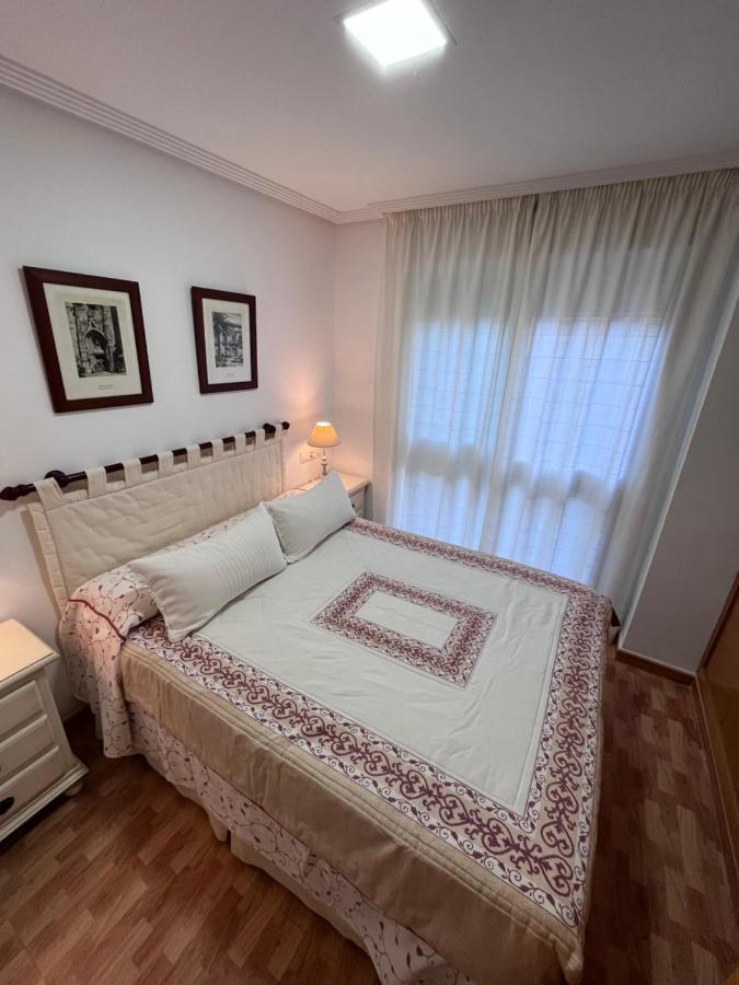 Gatu Villa Elvira Junto Al Hospital Y Playa 2 Dormit Y 2 Banos, Preferente Mayores De 25 Anos Y Familias Cádiz Eksteriør bilde