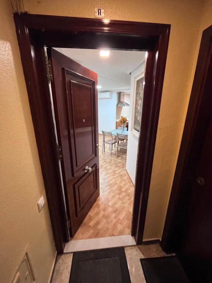 Gatu Villa Elvira Junto Al Hospital Y Playa 2 Dormit Y 2 Banos, Preferente Mayores De 25 Anos Y Familias Cádiz Eksteriør bilde