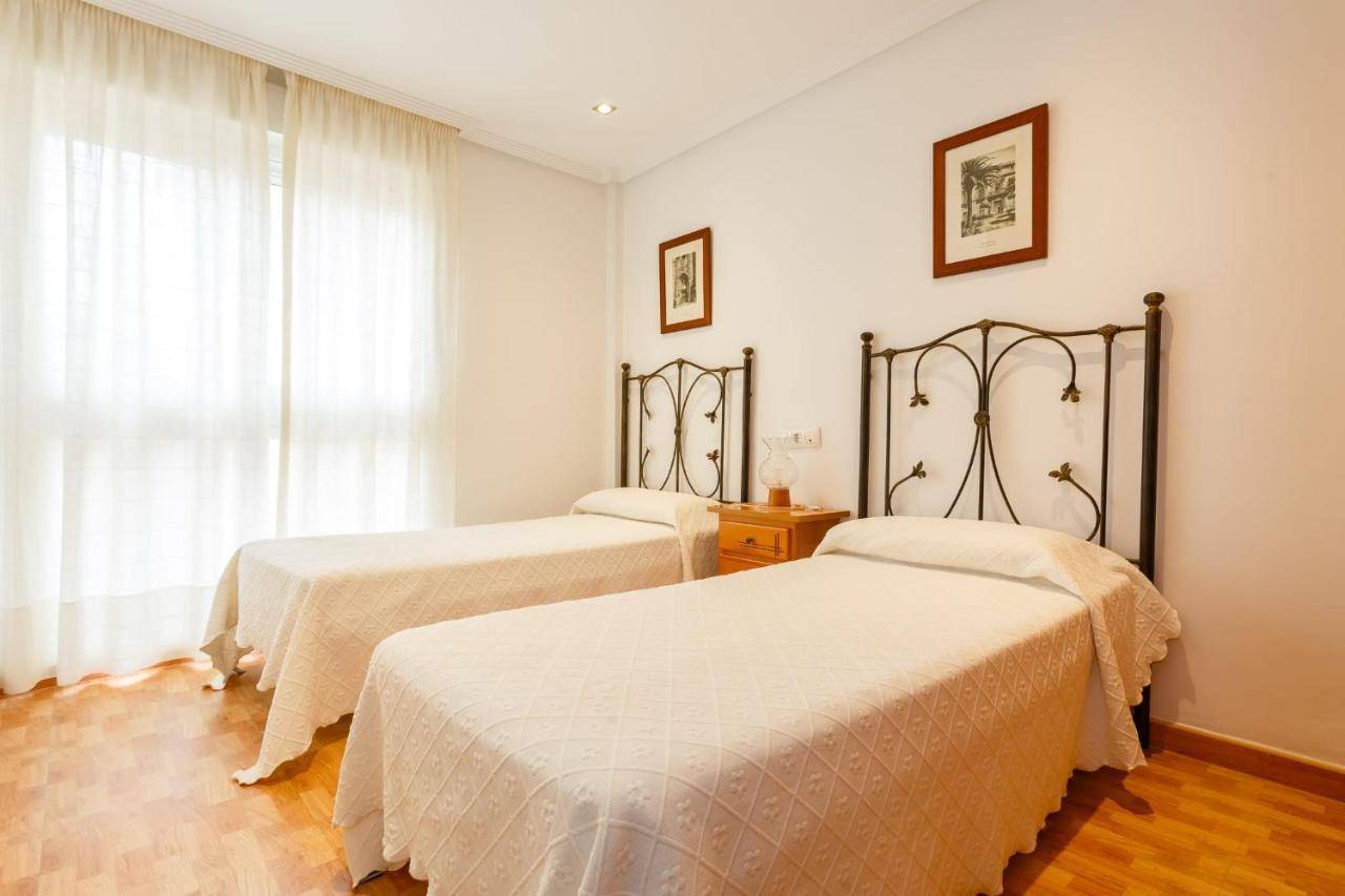 Gatu Villa Elvira Junto Al Hospital Y Playa 2 Dormit Y 2 Banos, Preferente Mayores De 25 Anos Y Familias Cádiz Eksteriør bilde